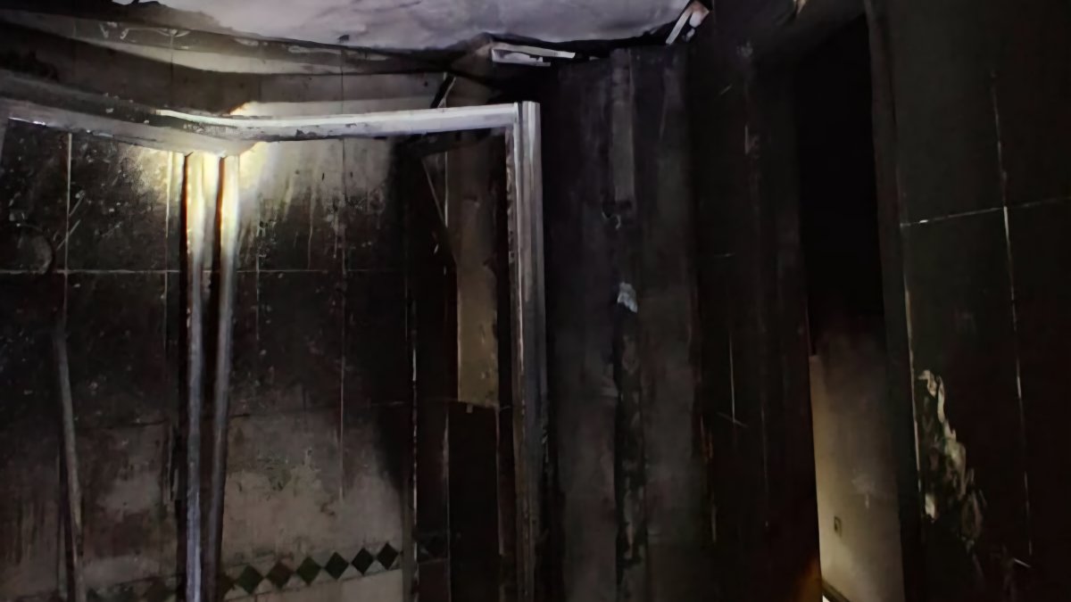 La vivienda calcinada tras el incendio en Sagunto