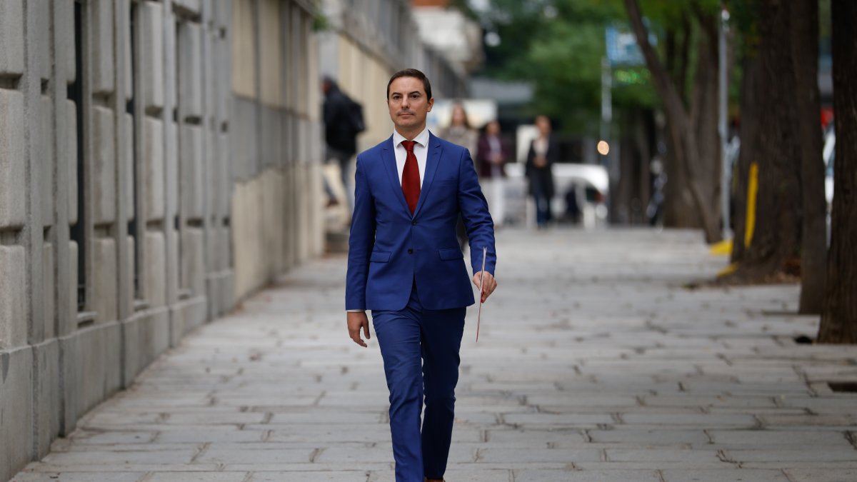 El ex secretario general del PSOE Madrid, Juan Lobato, a su llegada la segunda jornada del juicio al fiscal general del Estado en el Tribunal Supremo