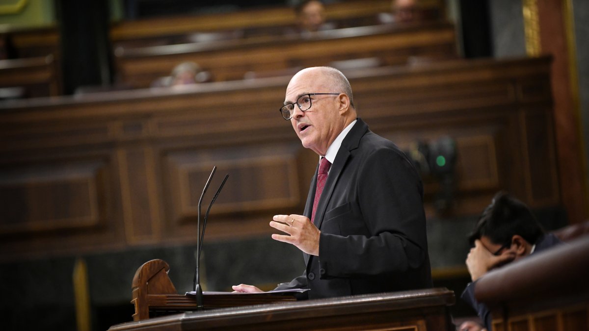 El diputado del PP, Fernando de Rosa, durante una sesión plenaria en el Congreso