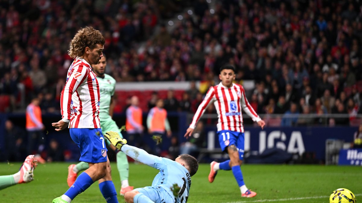 El Atlético de Madrid domina el partido y gana al Levante 3-1