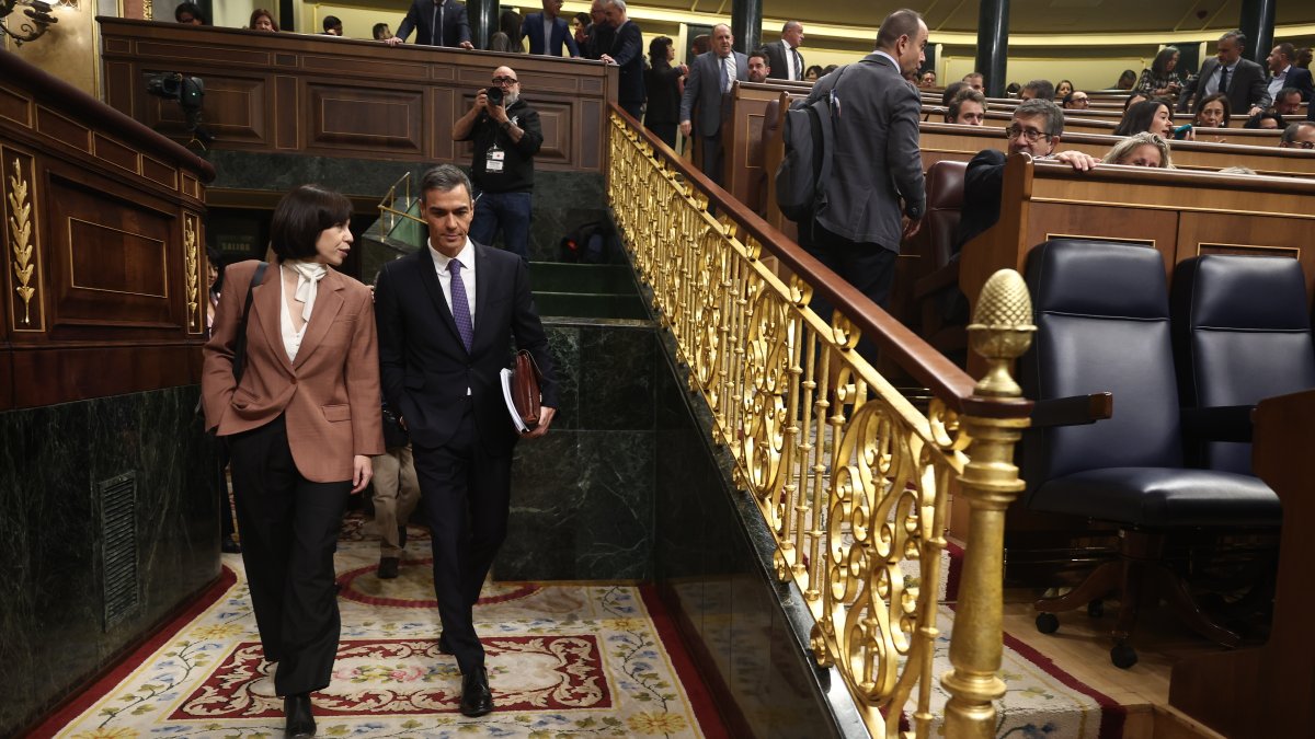 La ministra de Ciencia, Innovación y Universidades, Diana Morant, y el presidente del Gobierno, Pedro Sánchez.