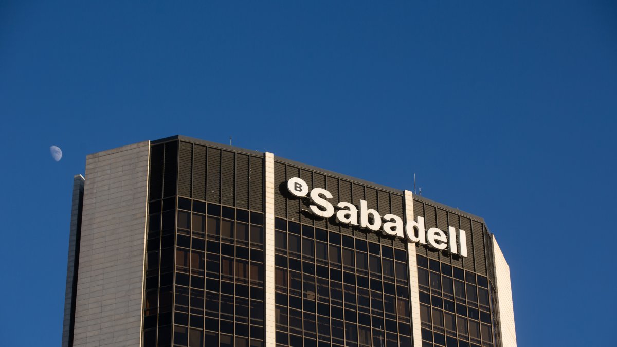 Fachada de la sede del Banco Sabadell en la Avenida Diagonal de Barcelona, a 11 de enero de 2022, en Barcelona, Cataluña (España). 
David Zorraquino / Europa Press
08 AGOSTO 2022