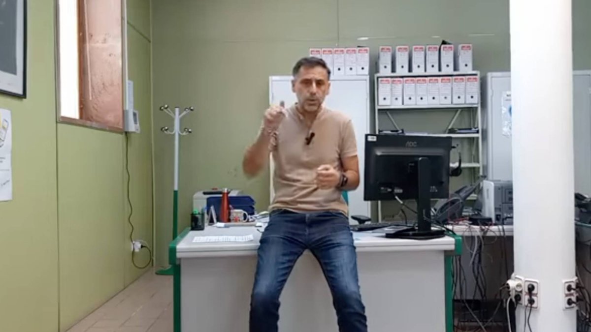 Alfonso Muñoz, funcionario de la Seguridad Social, durante su explicación viral sobre cómo se calcula la paga extra de las pensiones