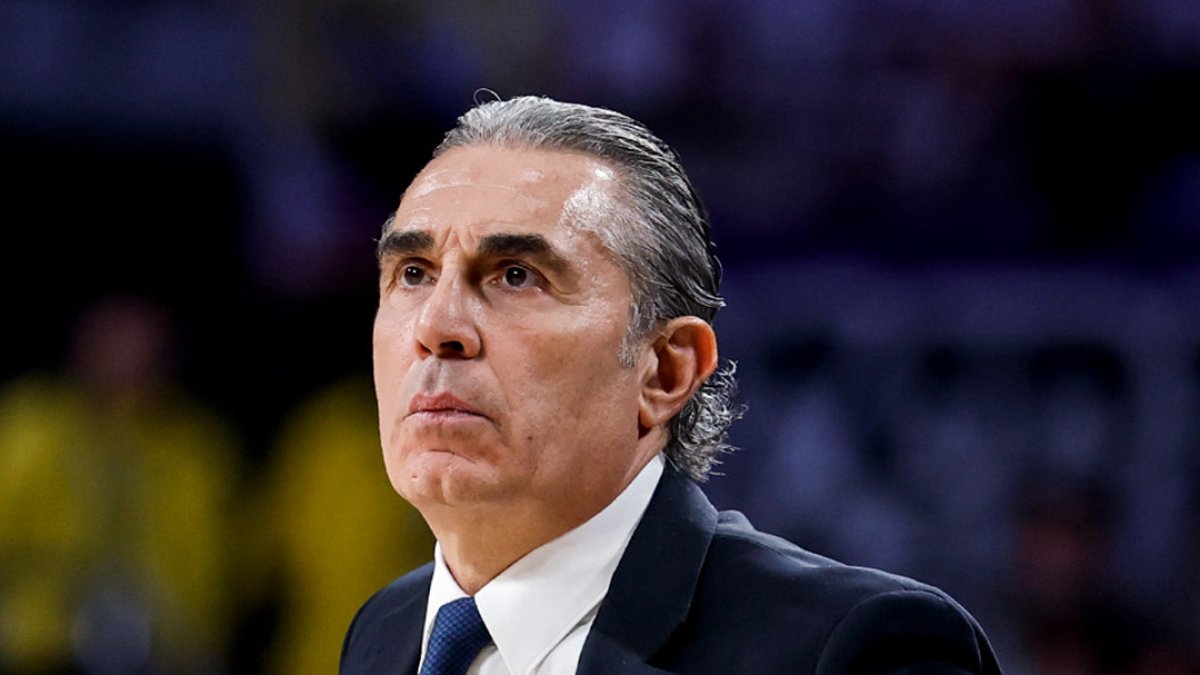 Scariolo asume los pitos en el Movistar Arena tras la final de Copa