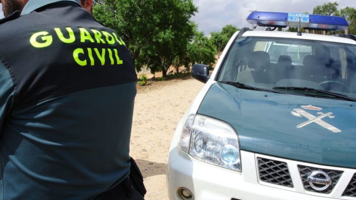 Guardia Civil en una patrulla.