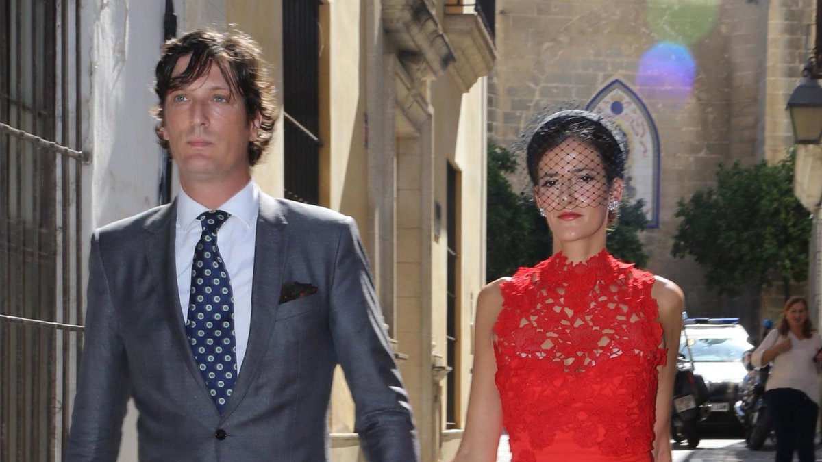 Luis Medina y Clara Caruana en la boda de Victoria de Hohenlohe y Maxime Corneille.