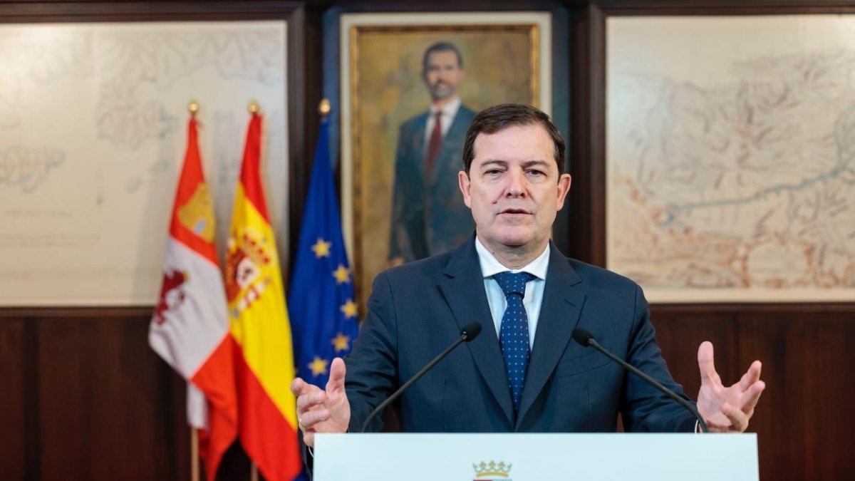 (Foto de ARCHIVO)
El presidente de la Junta, Alfonso Fernández Mañueco, durante su declaración institucional 17/11/2025