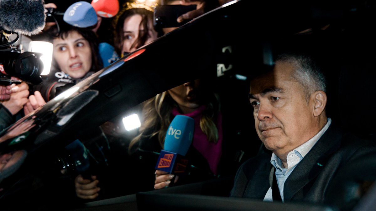 Santos Cerdán a su salida de la prisión de Soto del Real