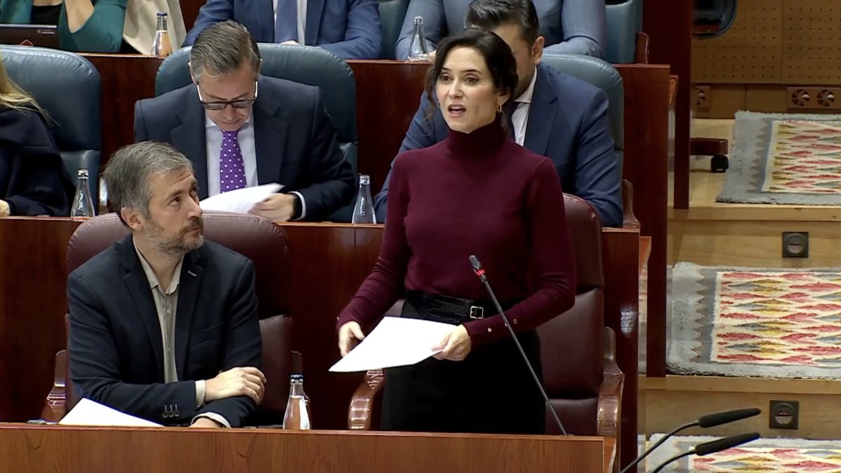 La presidenta de la Comunidad de Madrid, Isabel Díaz Ayuso, en la Asamblea en la sesión de control