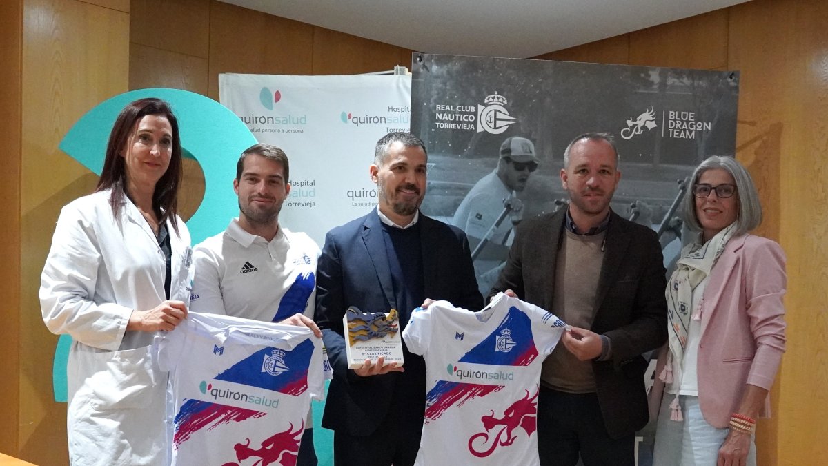 Presentación del cuarto Festival Internacional Dragon Boat en el Hospital Quirónsalud Torrevieja.
