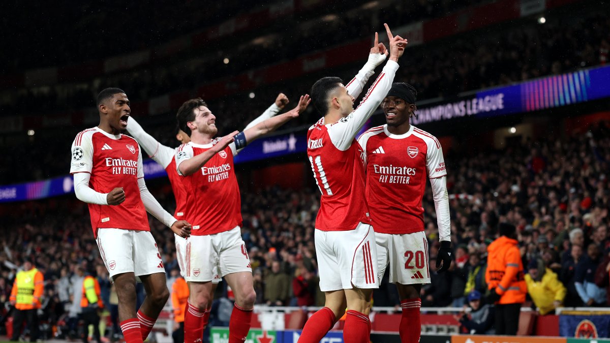 El Arsenal gana al Bayern de Múnich y es líder en solitario.