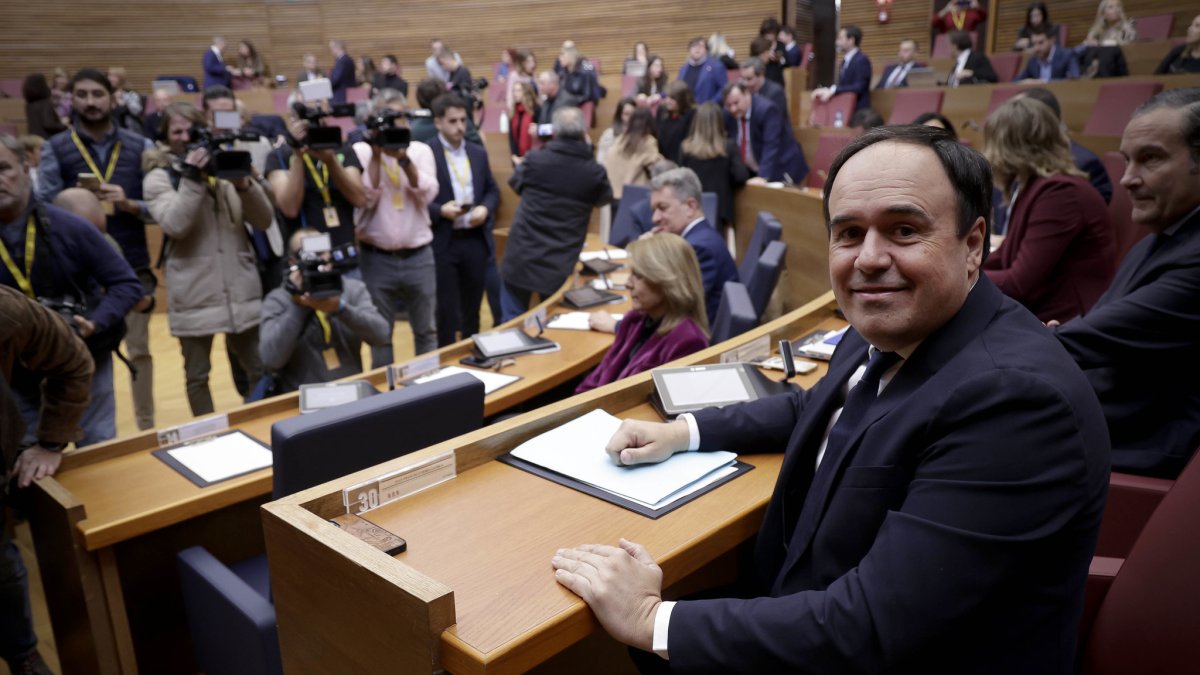 Juanfran Pérez Llorca durante el pleno de investidura