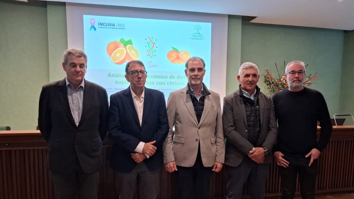 Autoridades presentes en el acto de presentación de la investigavión en la sede de AVA-ASAJA.