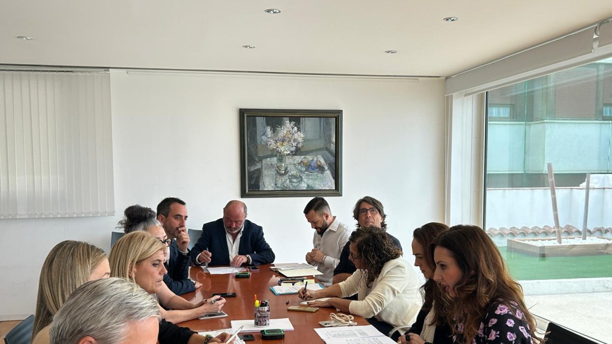 Una sesión de la junta rectora del Patronato de Turismo en Alicante.