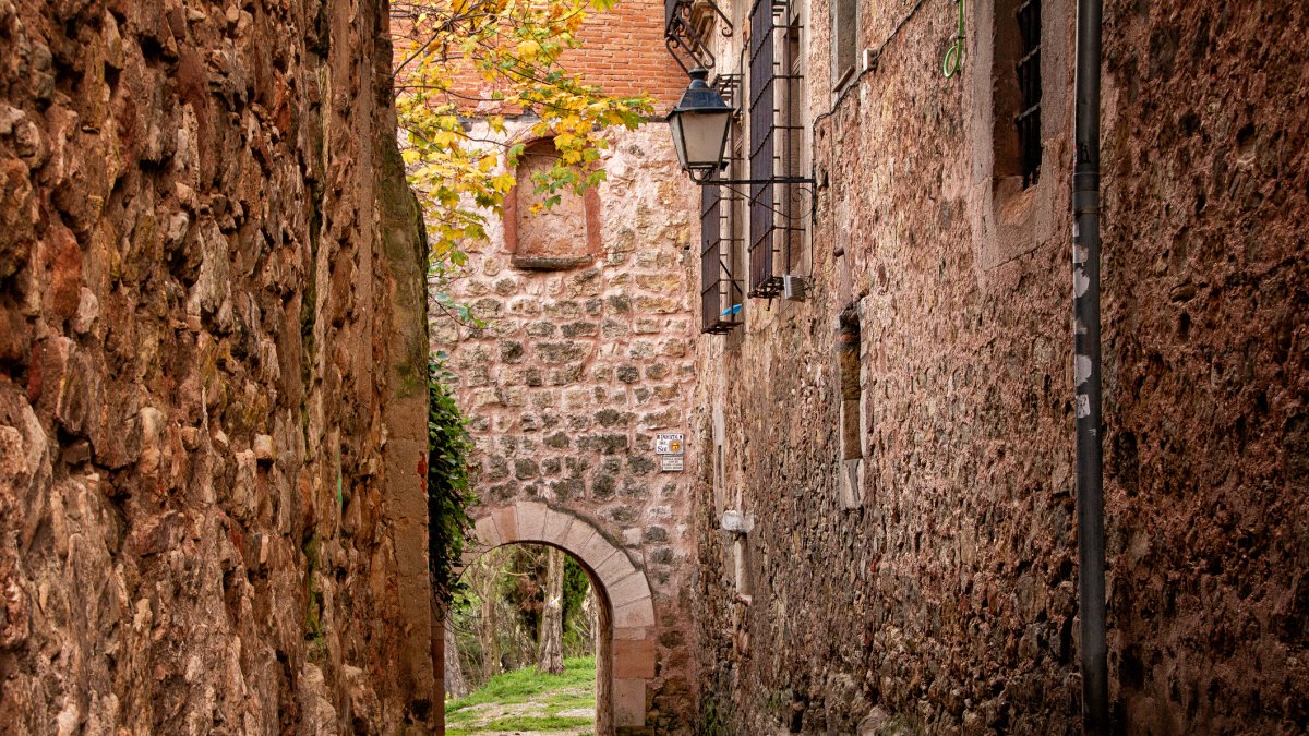 Siguenza, Guadalajara, Castilla la Mancha. December 1, 2024. The Puerta del Sol in Siguenza is part of the city wall and was created in the 14th century by order of Bishop Giron de Cisneros. Through it you can access a more natural part of the city.