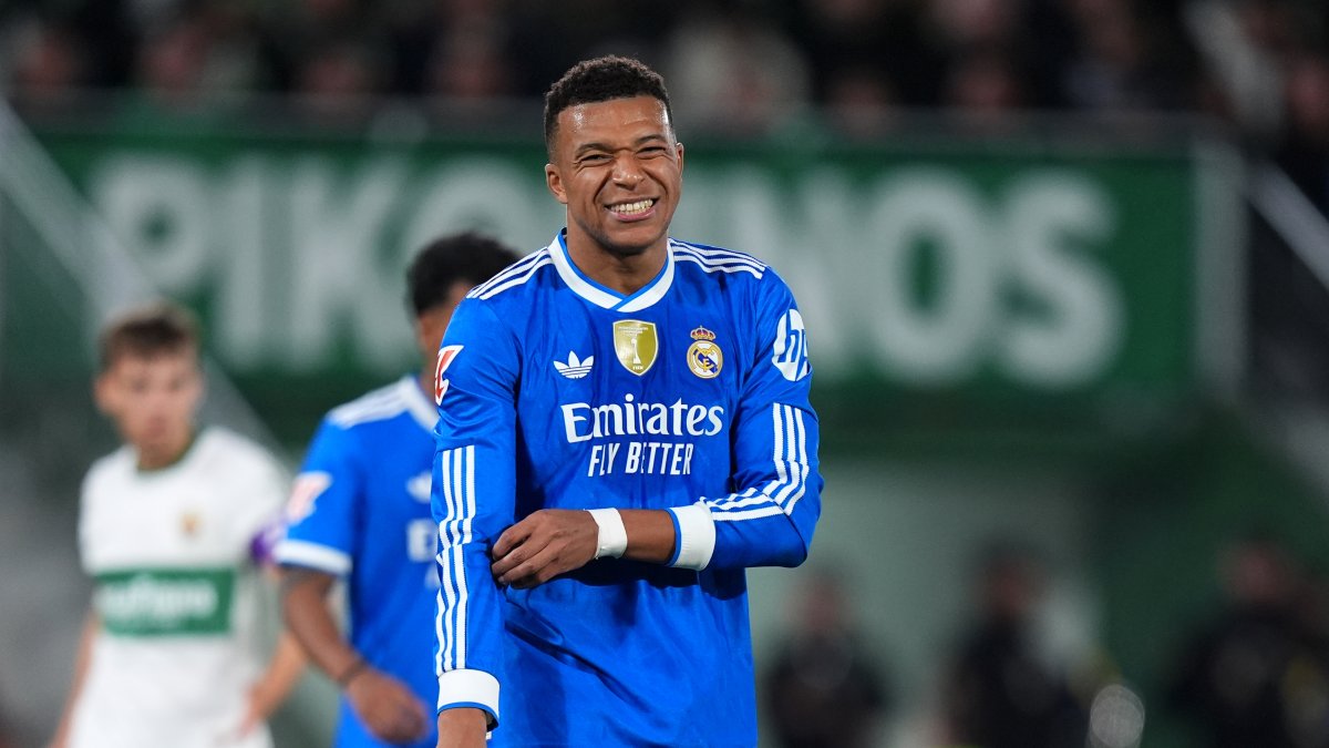 ELCHE, SPAIN - NOVEMBER 23: Kylian Mbappe of Real Madrid reacts during the LaLiga EA Sports match between Elche CF and Real Madrid CF at Estadio Manuel Martinez Valero on November 23, 2025 in Elche, Spain. (Photo by Angel Martinez/Getty Images)