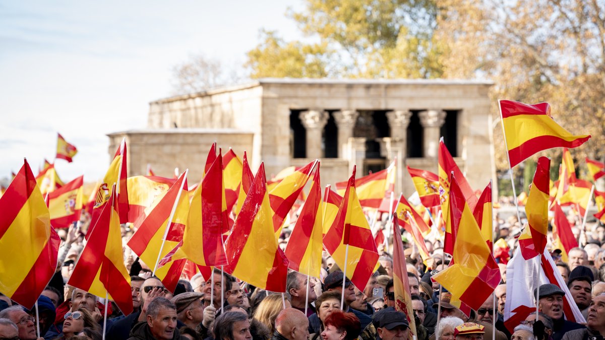Concentración contra la corrupción del Gobierno en el Templo de Debod