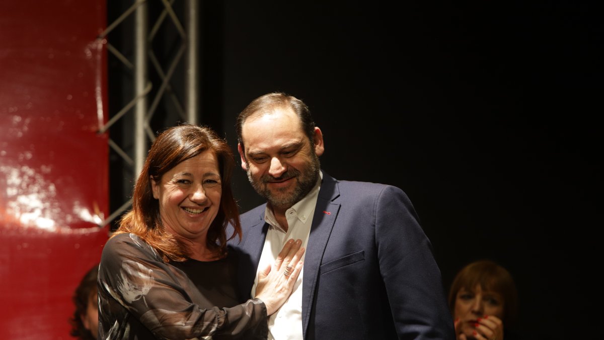 El exsecretario de Organización del PSOE, José Luis Ábalos y la presidenta del Congreso, Francina Armengol, en un acto del PSOE en 2019.