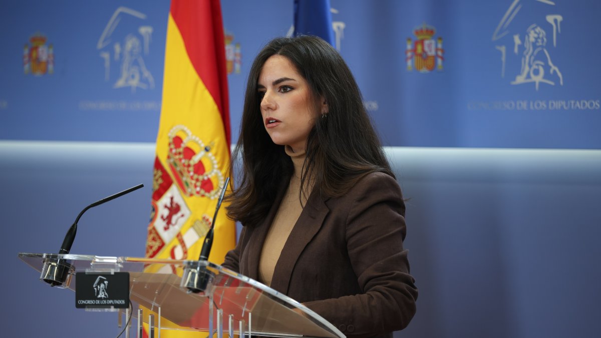 La portavoz de Vox en el Congreso, Pepa Millán, durante una rueda de prensa en el Congreso de los Diputados, a 2 de diciembre de 2025, en Madrid (España).