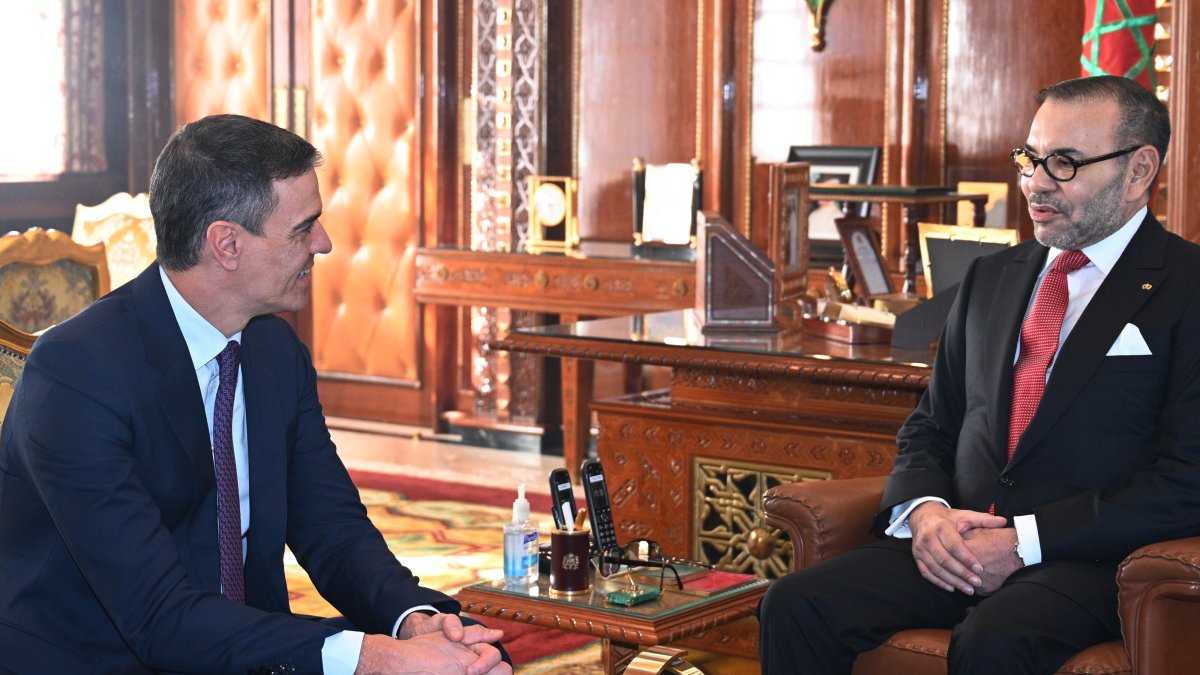 El presidente del Gobierno español, Pedro Sánchez y el Rey de Marruecos, Mohamed VI