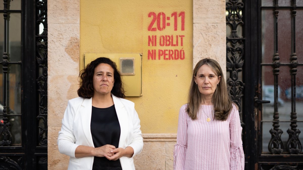 (Foto de ARCHIVO)
La presidenta de la Asociación Víctimas de la dana, Mariló Gradolí (i), y la  presidenta de la Asociación Víctimas Mortales de la dana 29O, Rosa Álvarez 