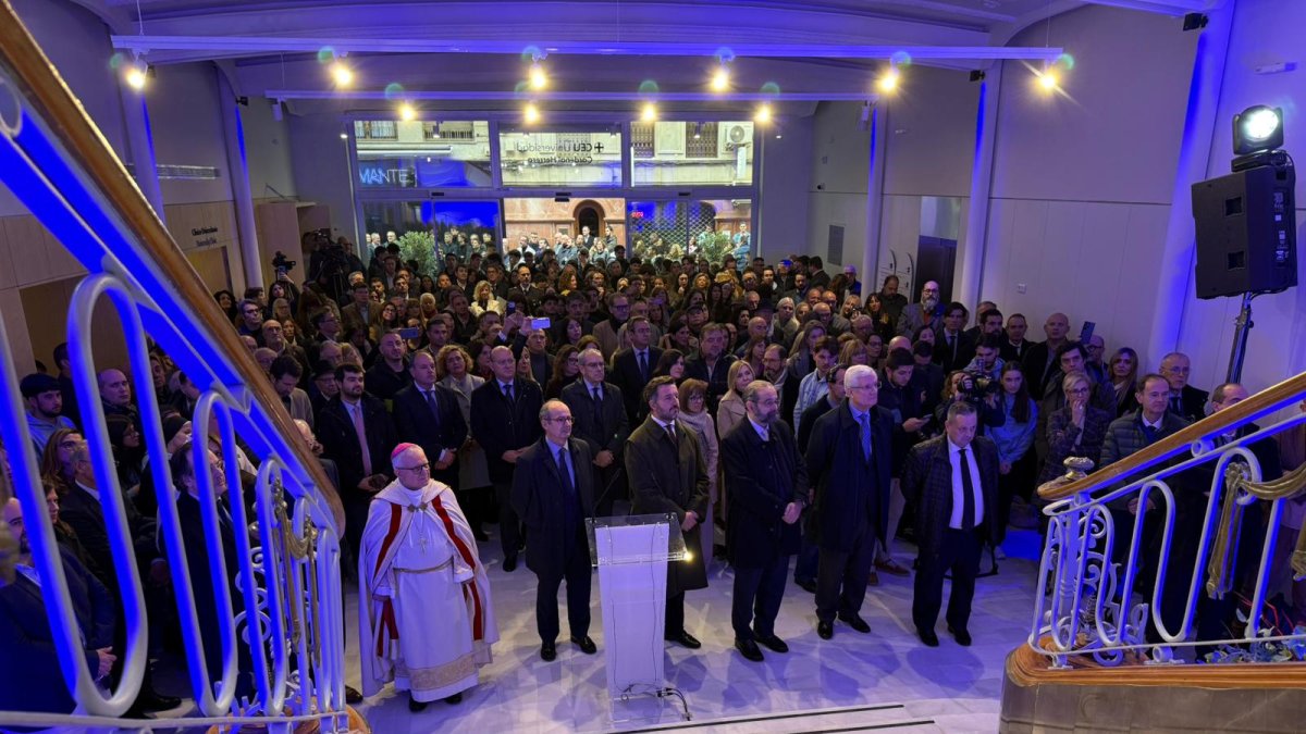 Inauguración oficial del CEU Cardenal Herrera en el edificio Capitolio de Elche.