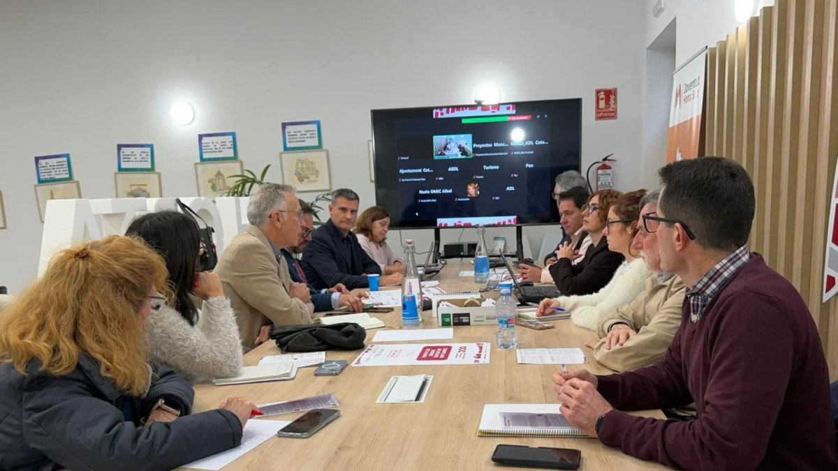 Reunión técnica para definir la campaña, con los equipos de las OMIC y de las Agencias de Desarrollo Local.