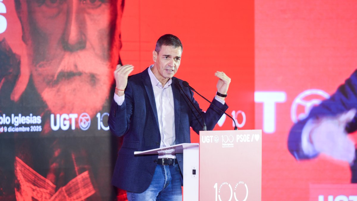 Pedro Sánchez en un acto en la sede de UGT