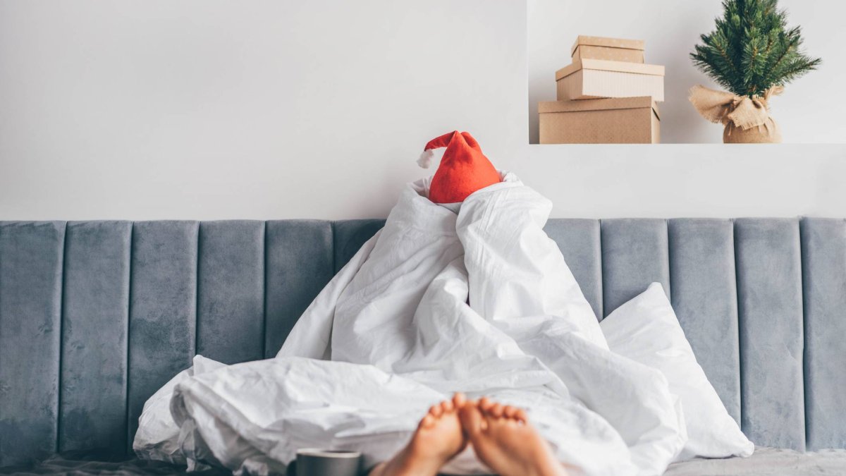 La soledad no deseada y la presión social de aparentar felicidad afectan intensamente durante la Navidad, según los expertos en salud mental.