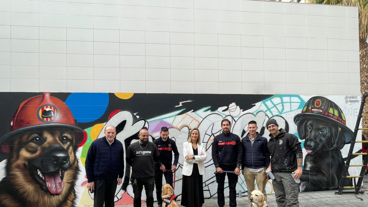Mural dedicado a los perros bomberos en Monteolivete