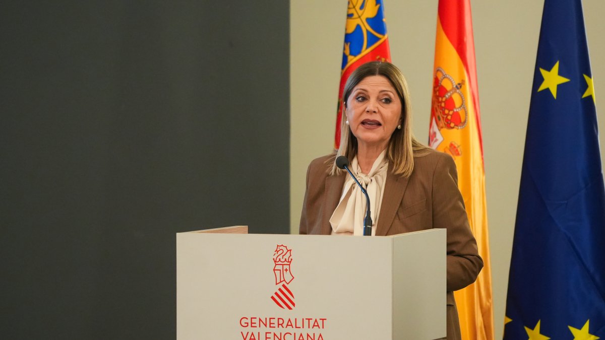 La nueva consellera de Educación y Cultura, Mª del Carmen Ortí, interviene durante el traspaso de carteras de los consellers y conselleras de la Generalitat Valenciana, a 4 de diciembre de 2025.