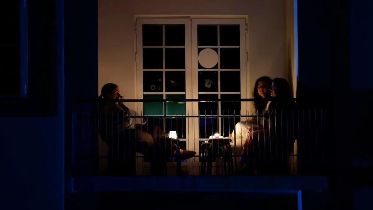 La CNMC lo tiene claro: no sabe por qué fue el apagón… pero lo vamos a pagar todos