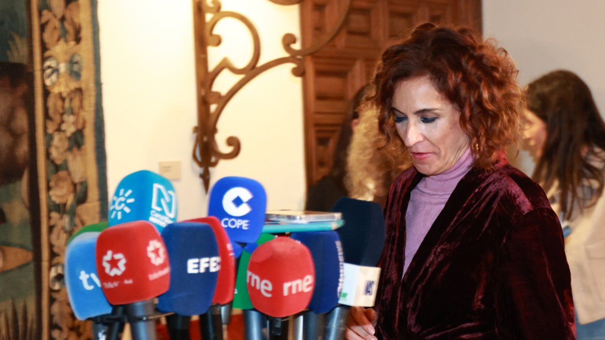 La vicepresidenta primera del Gobierno y ministra de Hacienda, María Jesús Montero, este viernes en Sevilla.