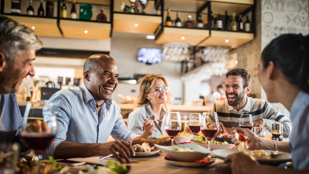 Las cenas de empresa  suelen ser un punto de reunión entre trabajadores estos días de navidad