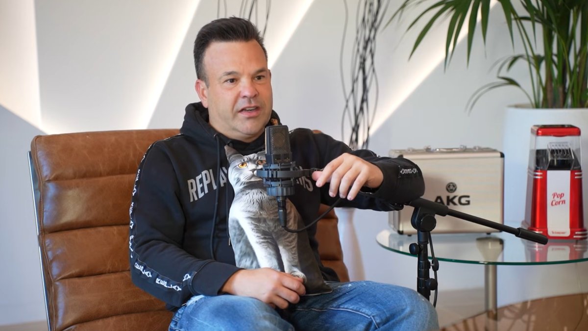 José Elías, empresario, durante su intervención en el podcast Búscate la vida, donde reflexiona sobre la lotería y su funcionamiento.