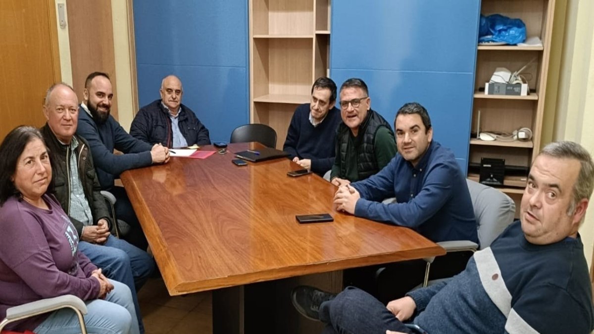 Representates del Consorci Mare, que creará un ecoparque fijo en Callosa d'en Sarrià.