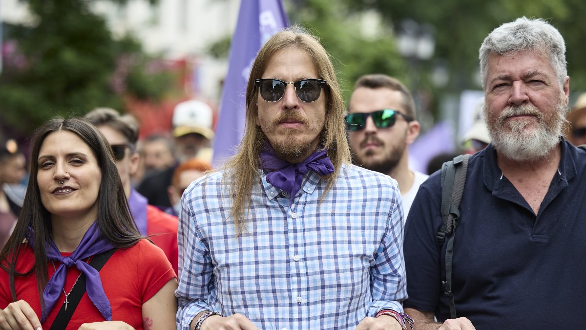 El portavoz de Podemos, Pablo Fernández, durante una manifestación