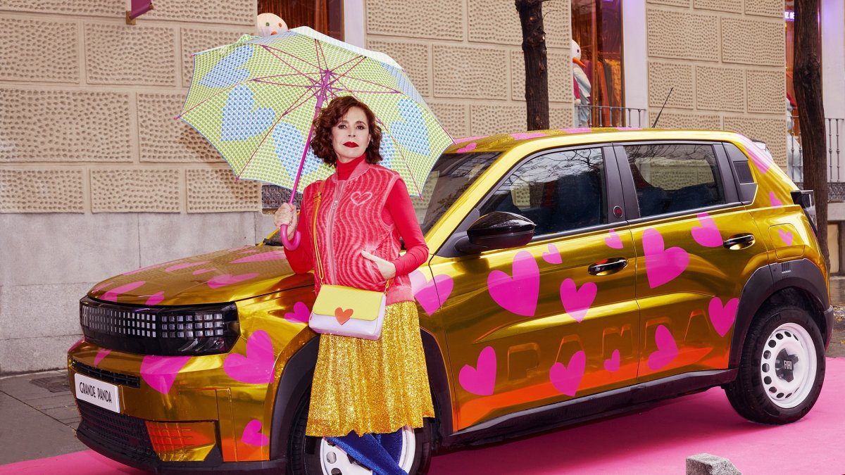 agatha ruiz de la prada con el Fiat Panda
