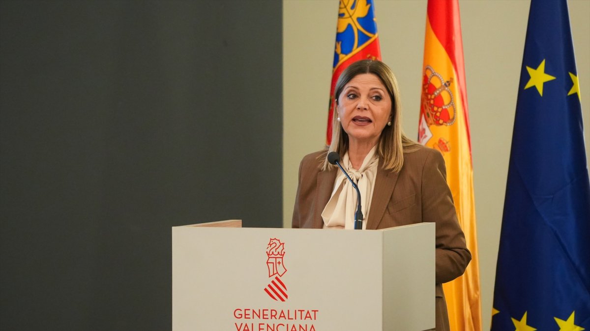 La consellera de Educación y Cultura, Mª del Carmen Ortí, interviene durante el traspaso de carteras de los consellers y conselleras de la Generalitat Valenciana, a 4 de diciembre de 2025