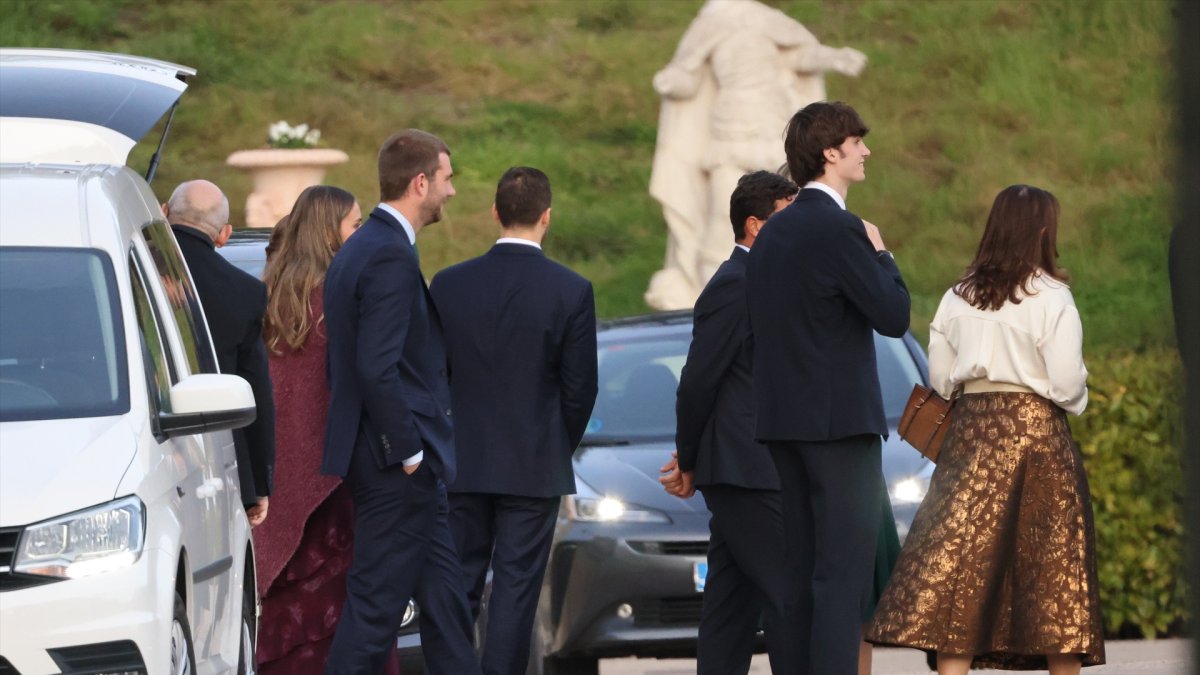 
                Los hermanos Urdangarin: de ninis a estar todos colocados en apenas semanas
             