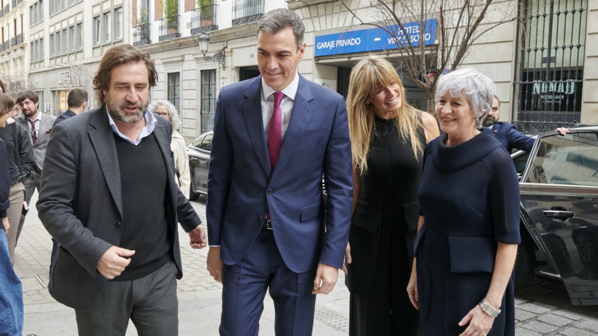 Pedro Sánchez y Begoña Gómez en Madrid en un evento de ModestoLomba en 2024.
