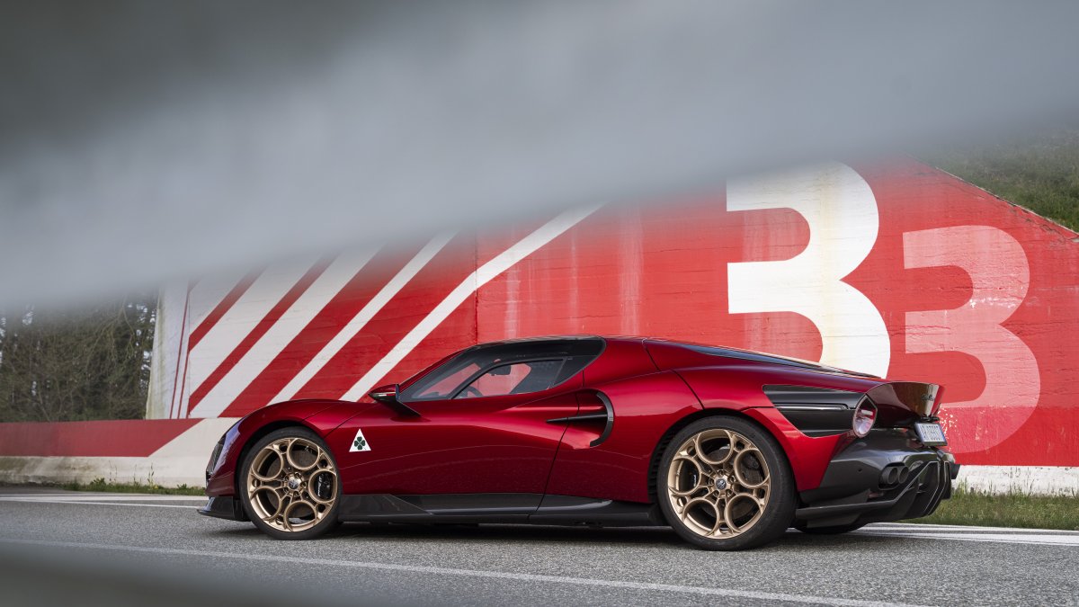 Alfa Romeo 33 Stradale