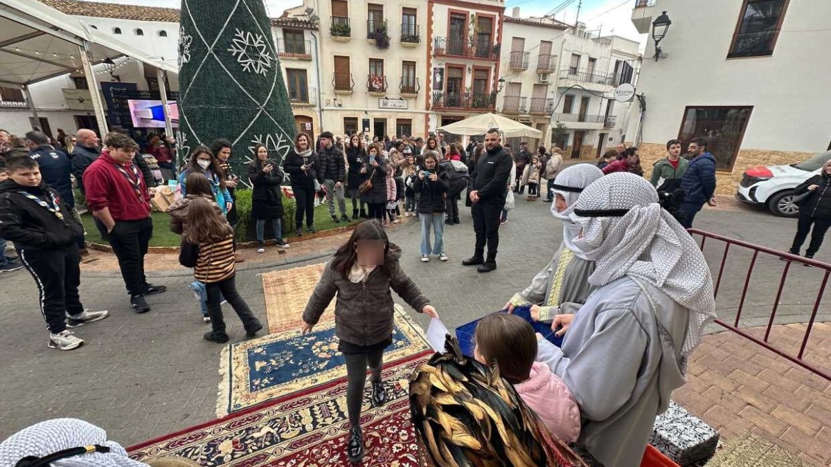 Visita realizada por el Paje Real a La Nucía a principios de 2025.