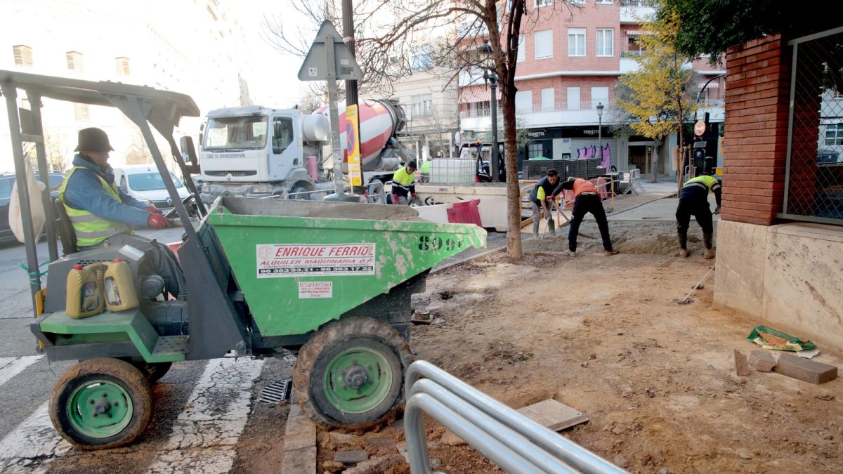 Obras en aceras de Valencia