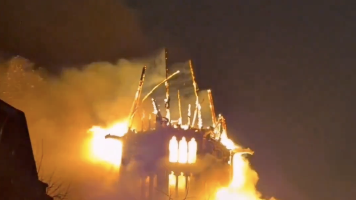 Escalofriantes imágenes: la famosa iglesia de Vondelpark, en Ámsterdam, quemada en Nochevieja