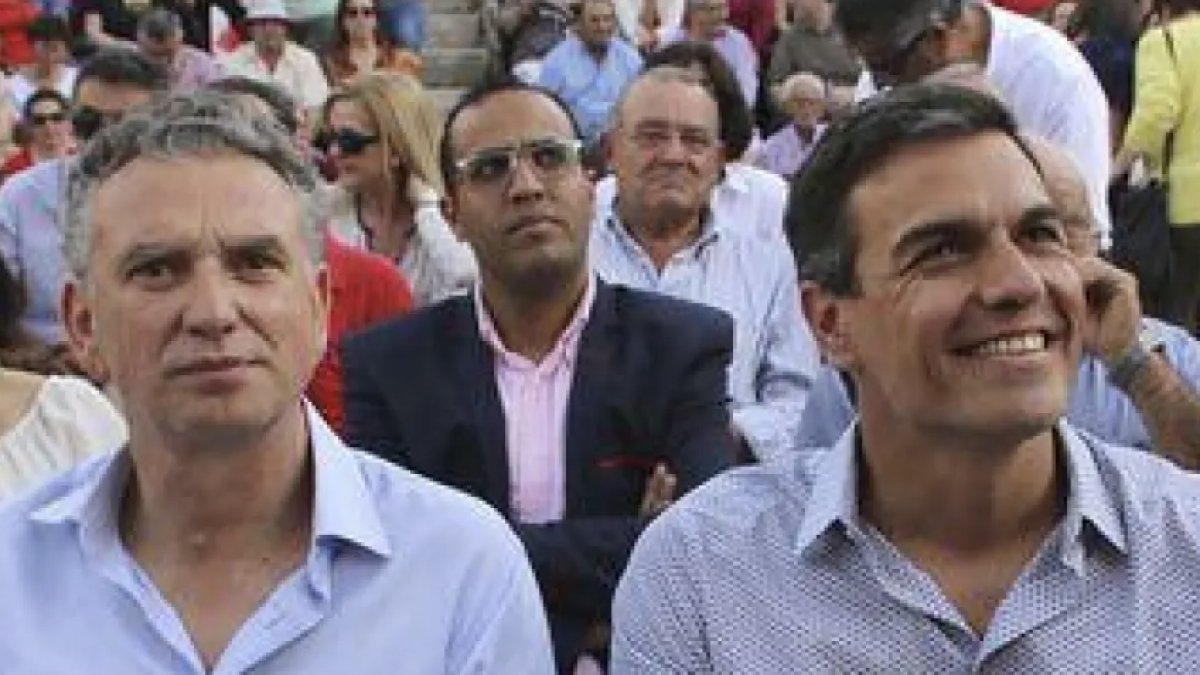 Otro amigo íntimo de Pedro Sánchez en el ojo del huracán: denuncian por acoso al delegado del Gobierno en Extremadura