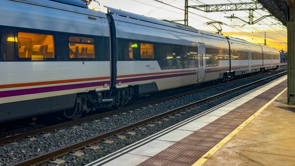 Los trenes de Media Distancia están incluidos en el nuevo abono único de transportes, con viajes ilimitados desde solo 30 € al mes para jóvenes.