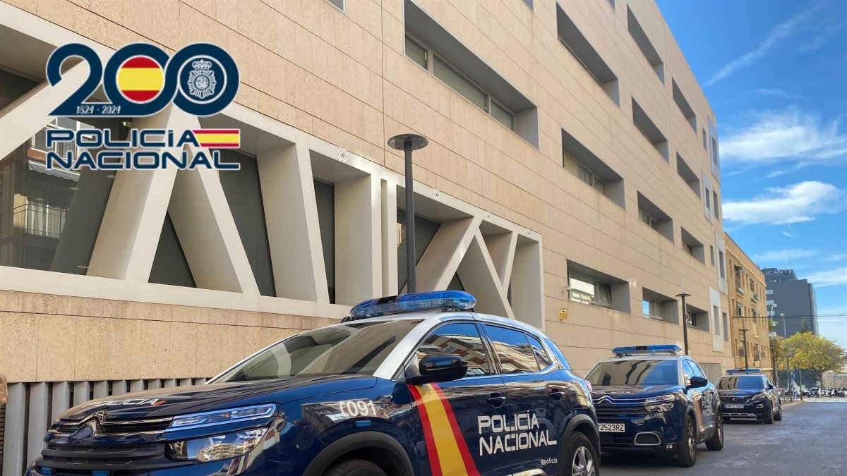 Vehículos de la Policía Nacional, en una imagen de archivo.