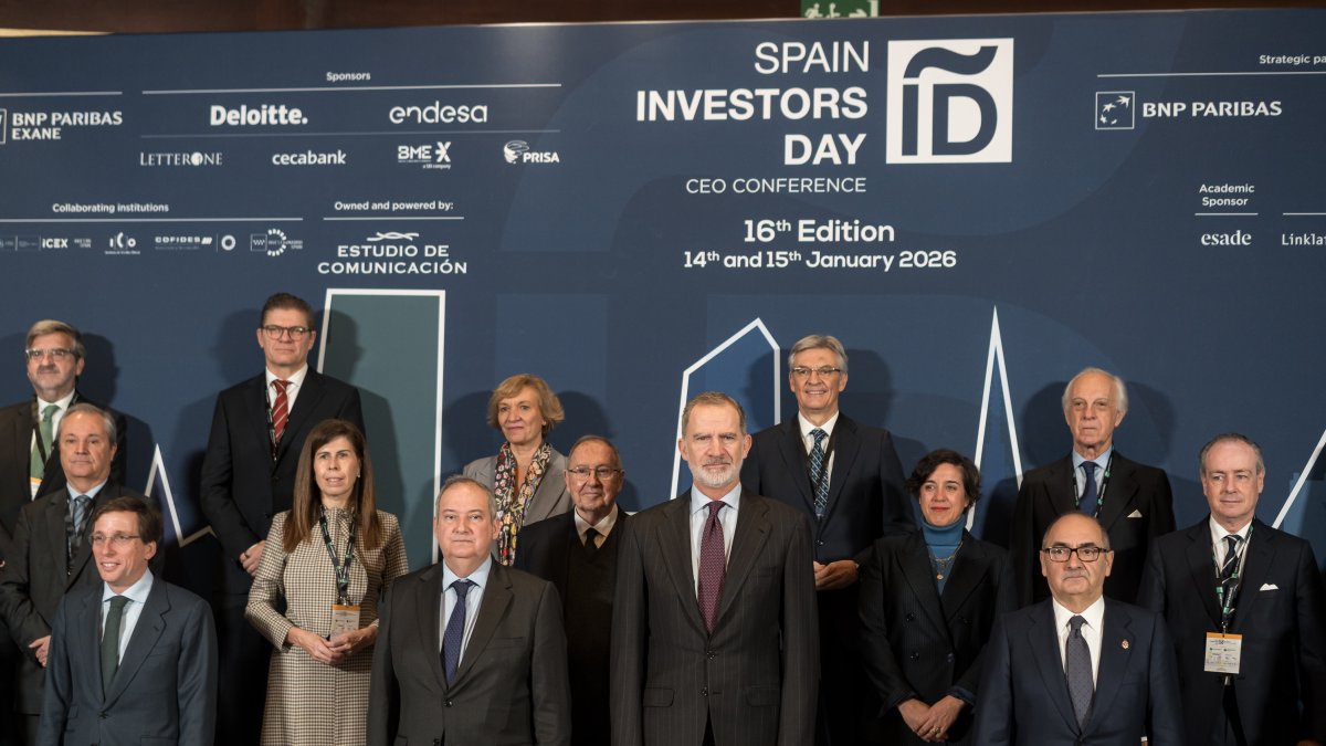 Foto de familia durante la inauguración de la XVI edición del Spain Investors Day (SID), en el Hotel Four Seasons, a 14 de enero de 2026, en Madrid (España). 
Diego Radamés / Europa Press
14/1/2026
