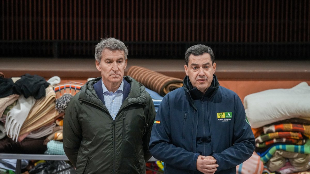 
                El PP exigirá responsabilidades, pero pasado el luto:"Feijóo y Sánchez no son iguales"
             